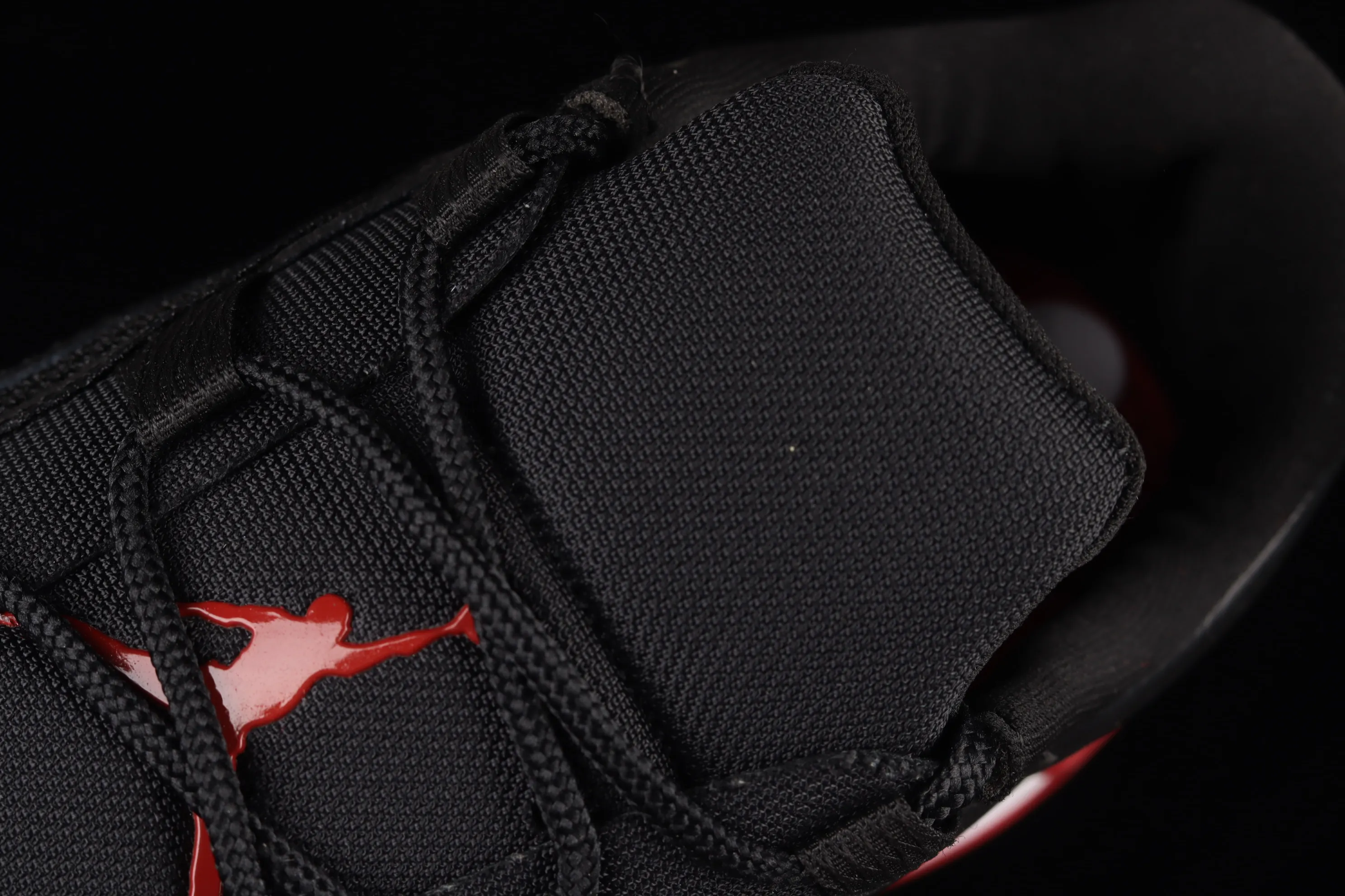 All categories Air Jordan Jordan series basketball shoes Air Jordan 11 Air Jordan 11 CMFT Low AJ11 Joe 11 patent leather black and red low-top anti-slip shock-absorbing basketball shoes DM0844-005
